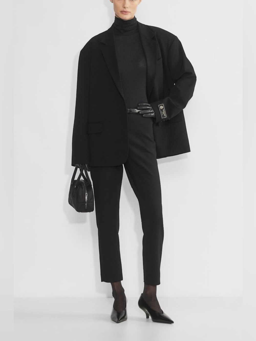 Aritzia BABATON Verity Pant Black (Re)ssential Slim Straight Leg Trouser Size 4